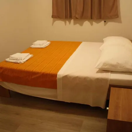 In - Sibenik Riviera 35182 * Primošten