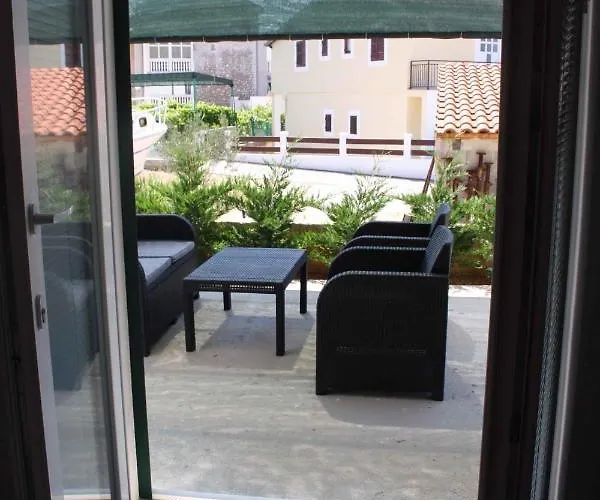 In - Sibenik Riviera 35182 * Primosten